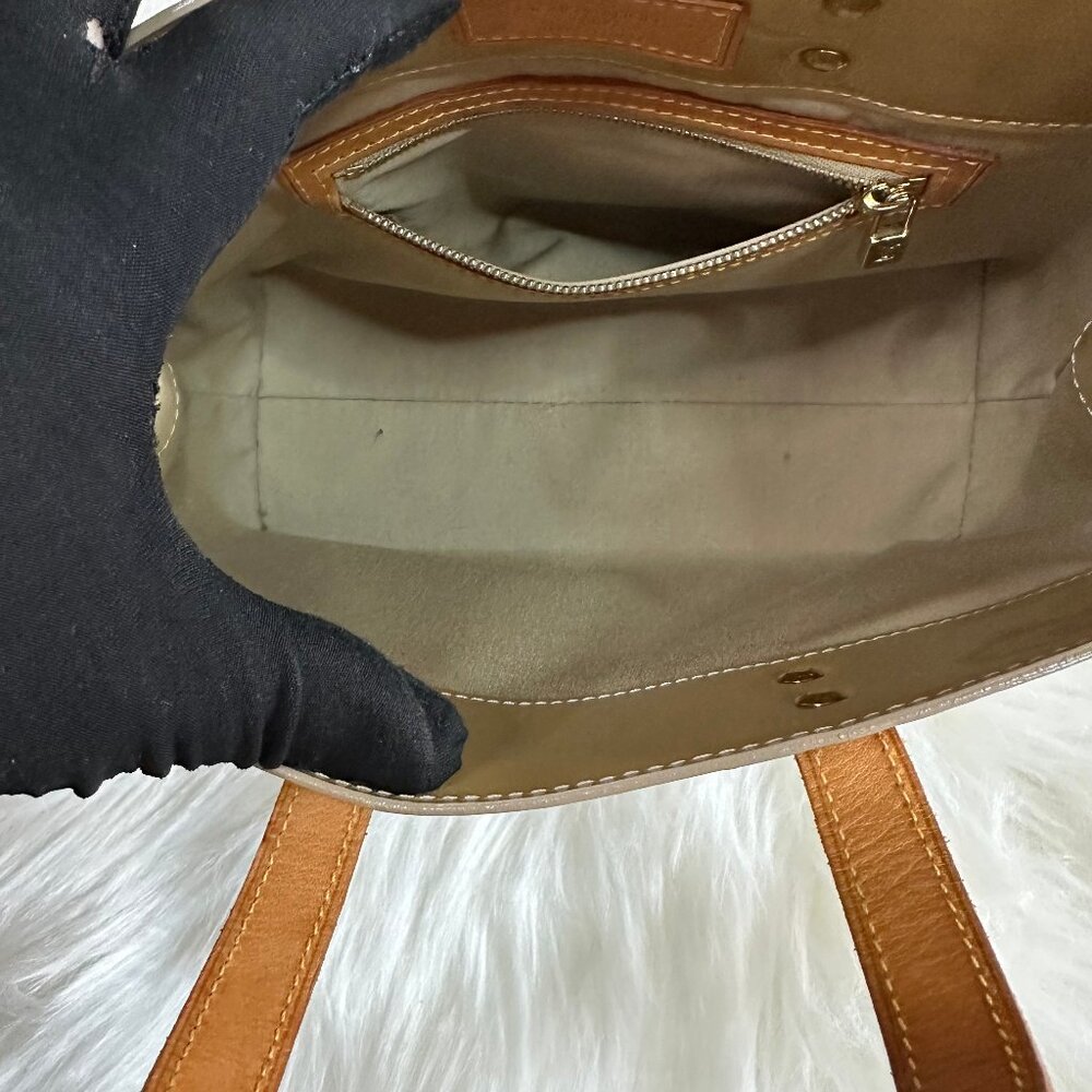 ❌SOLD❌ Authentic Louis Vuitton Monogram Vernis Reade PM Tote - Picture 14 of 15